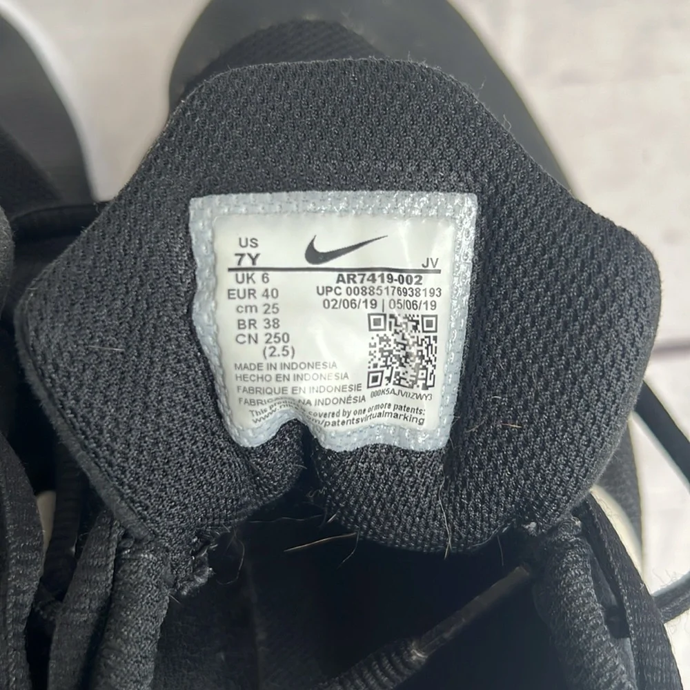 Nike Air Youth SZ:7Y Black white Ar7419-002 Running Sneakers‎ Shoes Unisex
